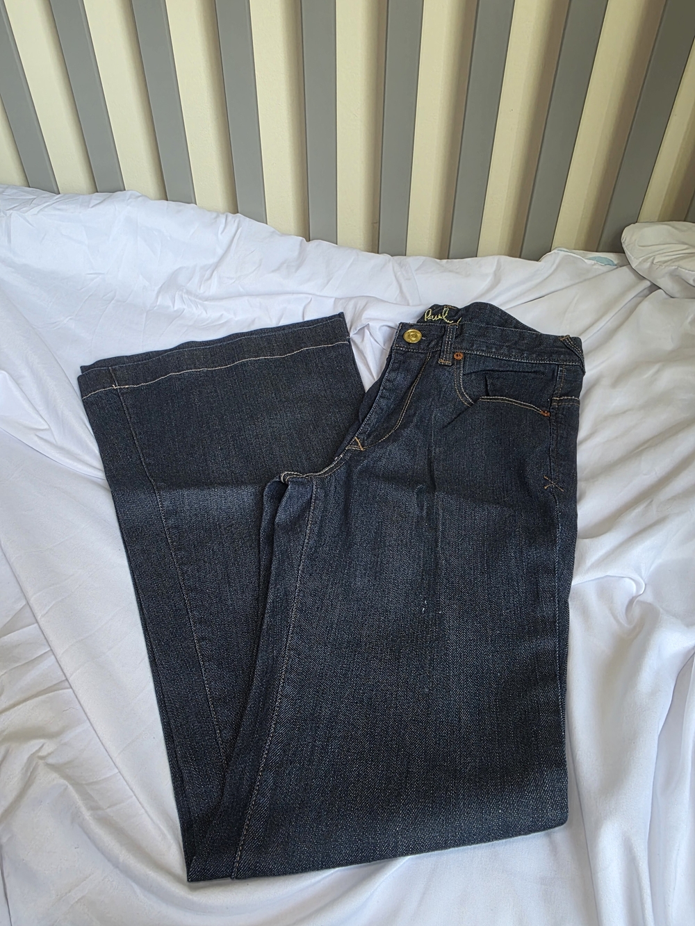 Paul Smith Vintage Early 2000s Men's Dark Wash Wide Legged Denim Size 28